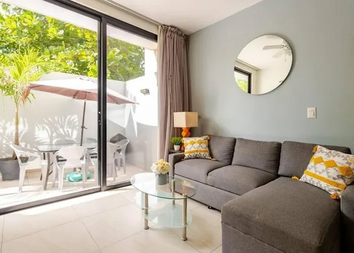 Apartment Modern 1 Bedroom By Great Location! *