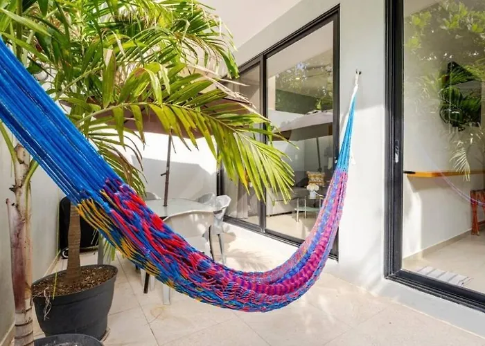 Modern 1 Bedroom By Great Location! *